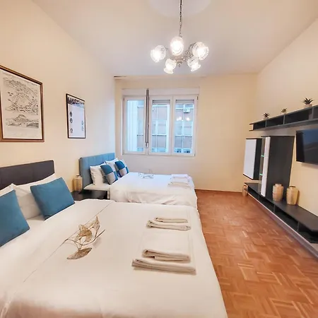 Skaradlija Lux * Belgrade